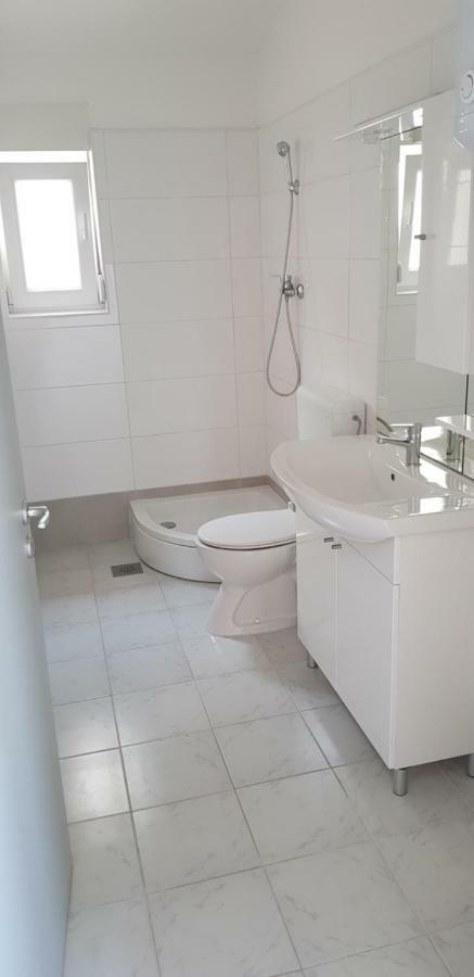 Haus Zarko Apartment วีร์ ภายนอก รูปภาพ